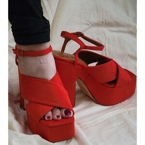 NWOT Lemon Drop by Privilege's 5.5 Sunniva Faux Suede Platform Heels Red 112970